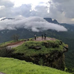 m_Louisa_Point_1_l_480_640